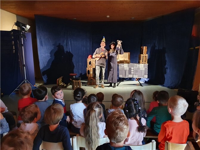 Die Kinder aus der Kita St. Hildegard hatten einen aufregenden Vormittag in der Turnhalle ihres Kindergartens.Foto: privat