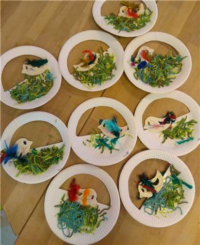 Die Kinder bastelten Vogelnester aus Wolle und Papier.Foto: privat