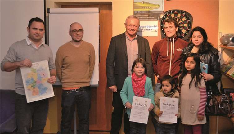 Die Kinder bei der Siegerehrung: Es gab Urkunden und Gutscheine im Wert von 70, 50 und 30 Euro, die sie für Aktionen der Jugendpflege im Landkreis Neuwied einlösen können. privat