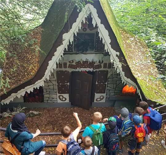 Die Kinder bei einem Ausflug im Märchenwald in Bad BreisigFoto: Stadt Meckenheim