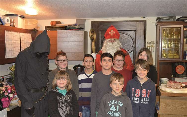 Die Kinder bekamen alle eine schöne Tüte mit Leckereien.privat