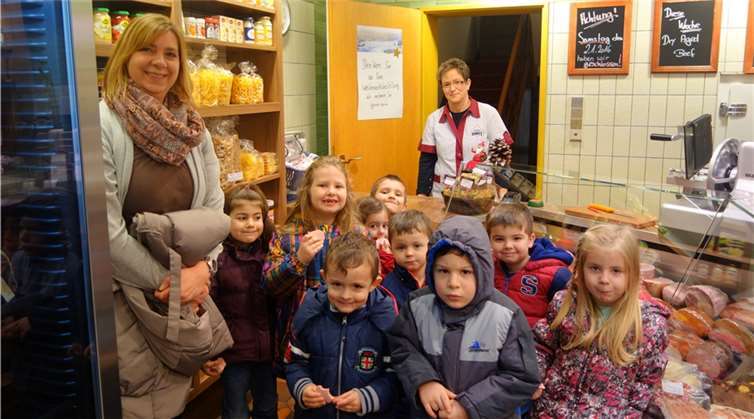 Die Kinder besuchten die Metzgerei Dott, um sich persönlich zu bedanken. privat