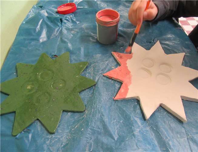 Die Kinder der Bendorfer Schulen haben fleißig für den Weihnachtsmarkt gebastelt. Foto: privat