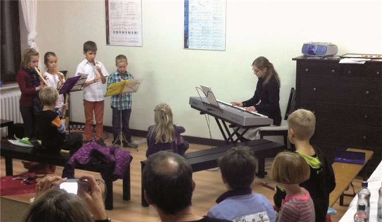 Die Kinder der Blockflötengruppe begeisterten die Zuschauer mit ihrem Können. privat