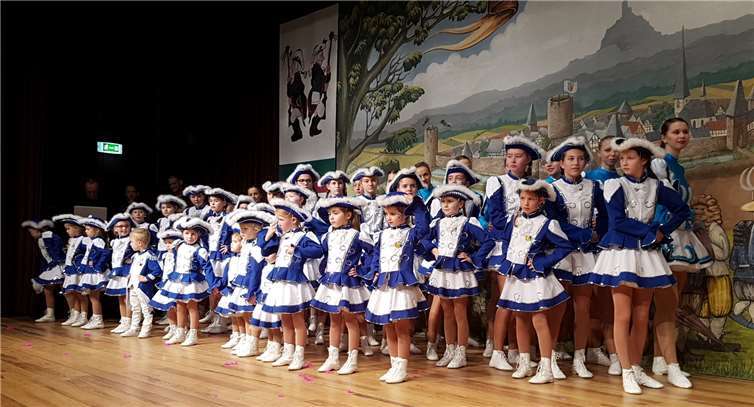 Die Kinder der Fidelen Burgfrauen Wormersdorf führten ihre karnevalistischen Tänze auf. privat