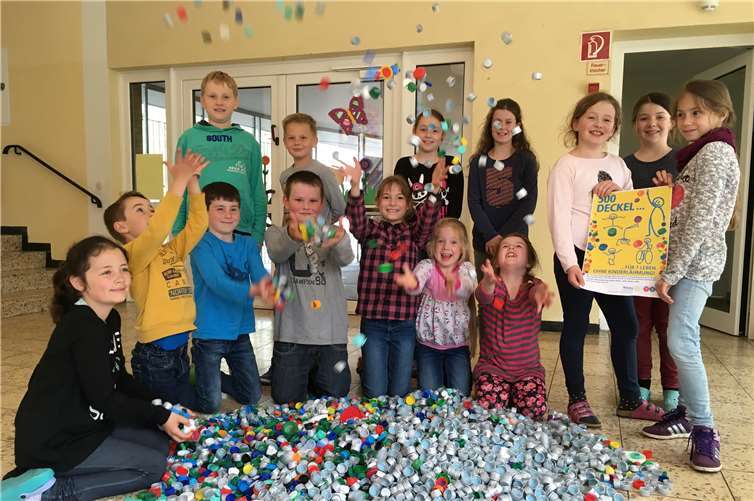 Die Kinder der Grundschule Bruttig-Fankel haben bisher über 100.000 Verschlüsse gesammelt.