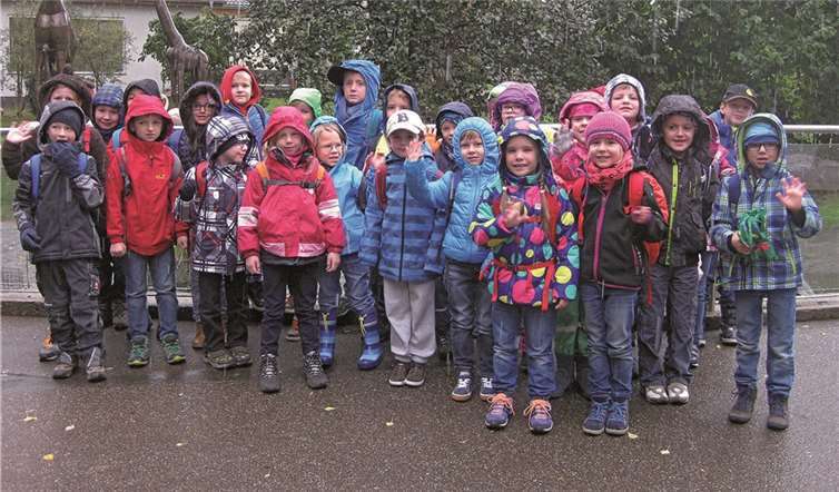 Die Kinder der Grundschule Dieblich auf ihrem Schulausflug in Neuwieder Zoo.privat