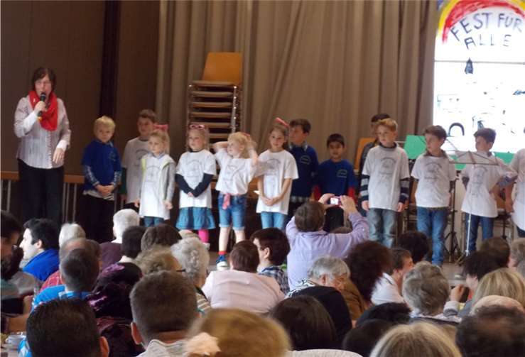 Die Kinder der Grundschule Johannes XXXIII. sorgten für gute Stimmung bei den Zuschauern.Privat