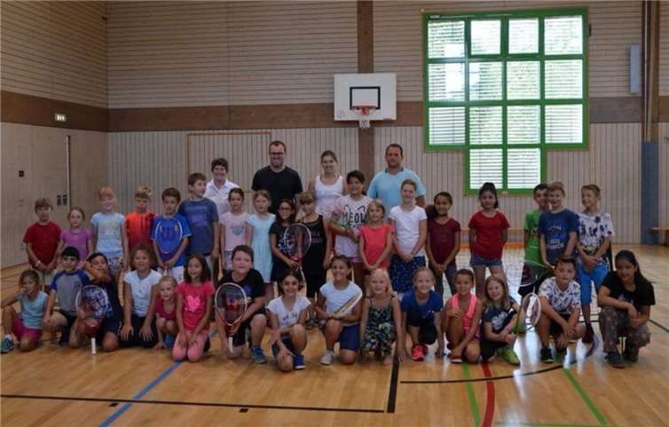 Die Kinder der Grundschule Löf hatten viele Spaß beim Tennis -`Schnupperkurs.TC Oberfell