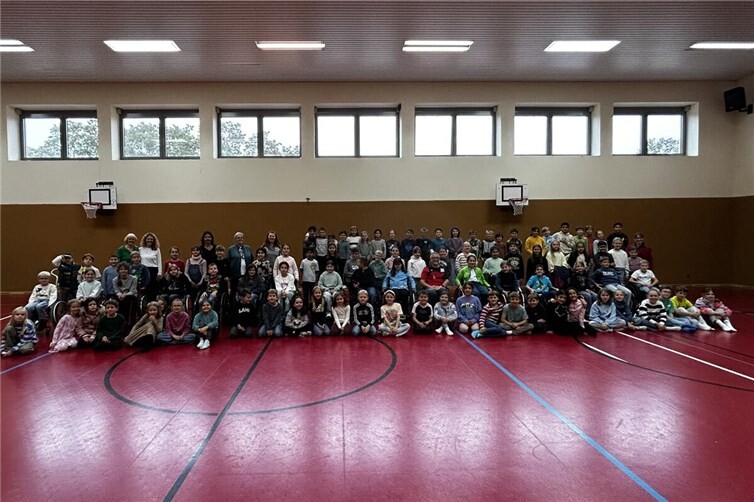 Die Kinder der Grundschule Pfarrer-Bechtel Mendig lernten viel über das Leben mit dem Rollstuhl kennen.Foto: privat