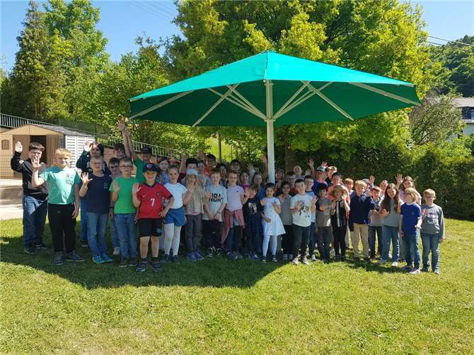 Die Kinder der Grundschule am Waldsee Rieden freuen sich auf die Einweihung des neuen Schulgartens. Foto: privat