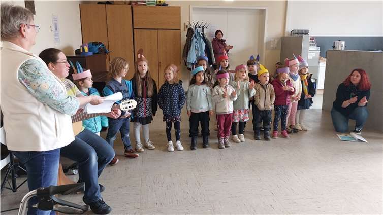 Die Kinder der Katholischen Kindertagesstätte St. Willibrord erfreuten die Gäste mit schönen Frühlingsliedern.  Foto: privat