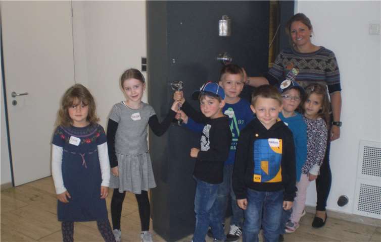 Die Kinder der Katholischen Kita St. Remaklus in Waldorf besuchten die Filiale der Volksbank RheinAhrEifel in Bad Breisig.Volksbank RheinAhrEifel