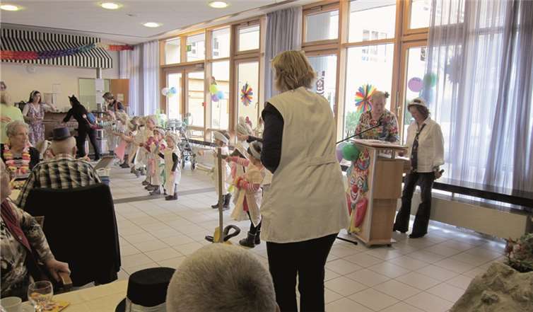 Die Kinder der Kita Cochem begeisterten die Senioren mit ihrer Tanzeinlage. privat