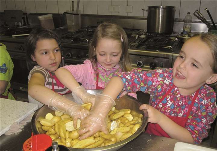 Die Kinder der Kita Miel hatten sichtlich Spaß und Freude am gemeinsamen Kochen.Privat