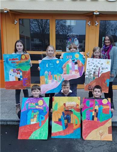 Die Kinder der Kunst-AG ihre ganz eigene Villa.  Foto: GS Polch