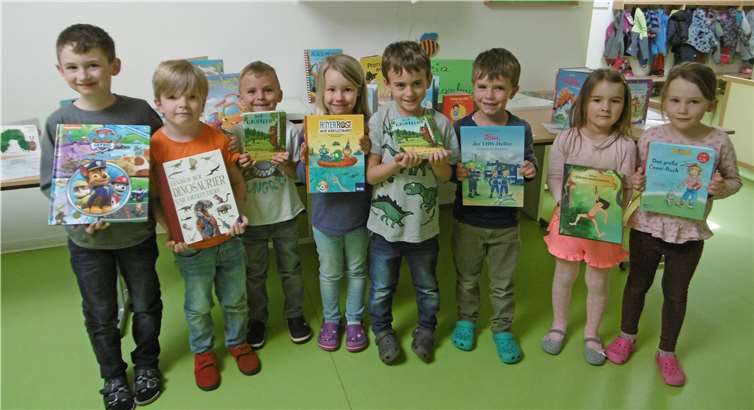 Die Kinder der Literaturkita NRW, Kindertageseinrichtung Sonnengarten, stellen ihre Lieblingsbücher vor.Quelle: Stadt Meckenheim