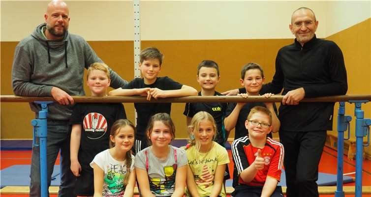 Die Kinder der Siegersprungstufe vier. privat