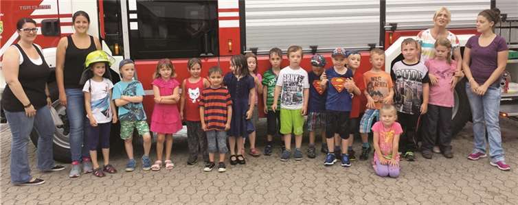 Die Kinder der St. Willibrord Kita waren bei der Feuerwehr zu Besuch. privat