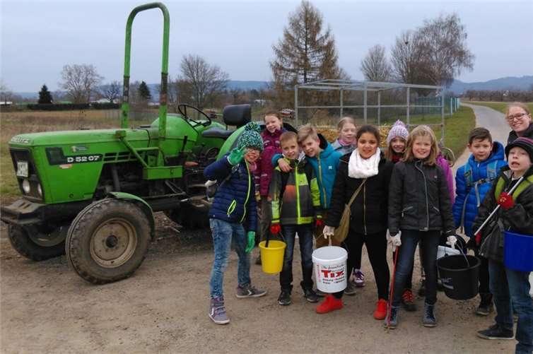 Die Kinder der dritten und vierten Klassen waren als „Mülldetektive“ beim Umwelttag der Ortsgemeinde Urmitz unterwegs. privat