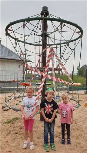 Die Kinder des Kindergartens Zauberwald in Mendig wünschen sich ein neues Netz für ihren Kletterturm. Foto: privat