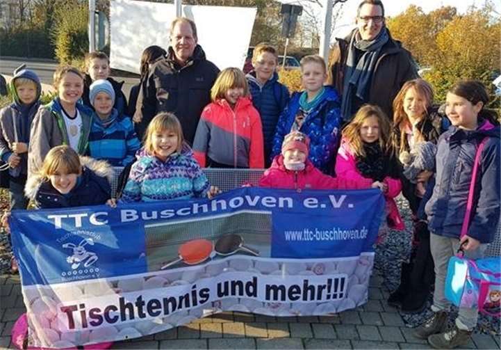 Die Kinder des TTC Buschhoven erlebten mit Betreuern und Eltern einen schönen Schwimmbadbesuch.Privat