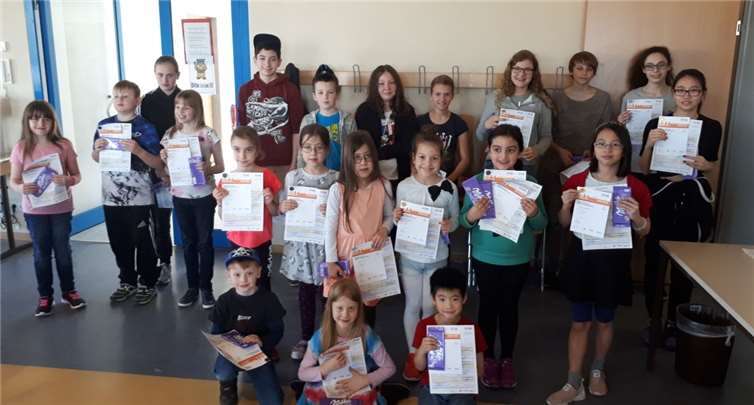 Die Kinder des TV Weißenthurm freuen sich über ihre wohlverdienten Sportabzeichen.privat