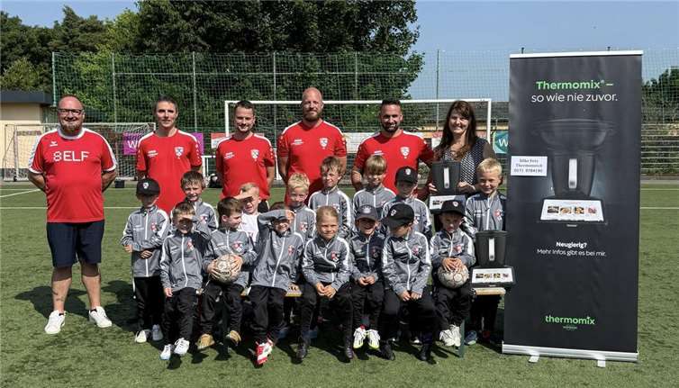 Die Kinder durften sich über die neuen Outfits freuen.  Foto: privat