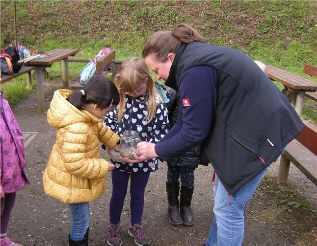 Die Kinder erforschten den Untergrund.Privat