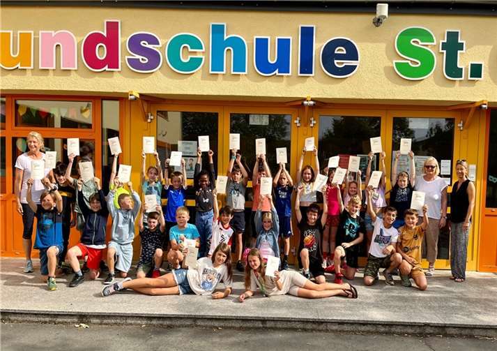 Die Kinder erhielten alle eine Urkunde. Fotos: GS Polch