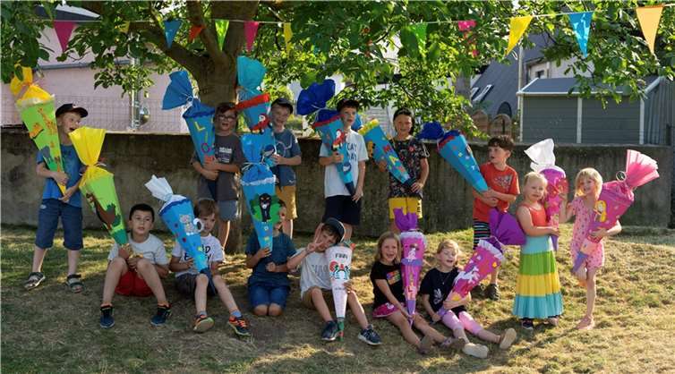 Buntes Treiben in der Kita Spatzennest Die Kinder erhielten individuelle Schultüten, die sie gemeinsam mit zwei Erzieherinnen zuvor gebastelt hatten. Foto: privat