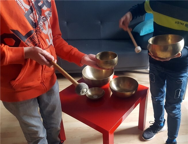 Die Kinder erlebten eine wunderbare Klangschalenreise. Foto: privat