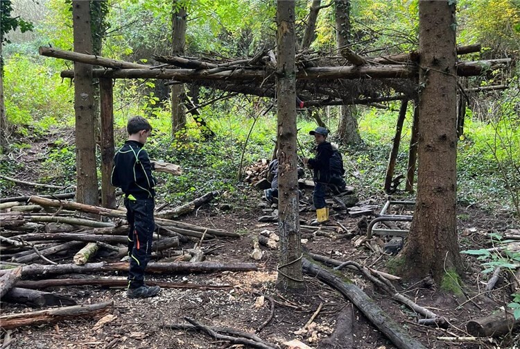 Die Kinder erlebten spannende Waldtage. Fotos: privat