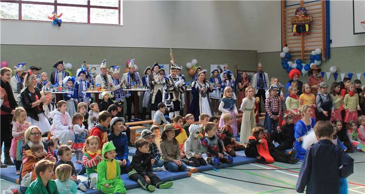 Die Kinder feierten gemeinsam mit dem Prinzenpaar und Hofstaat eine tolle Karnevalsfeier. Privat