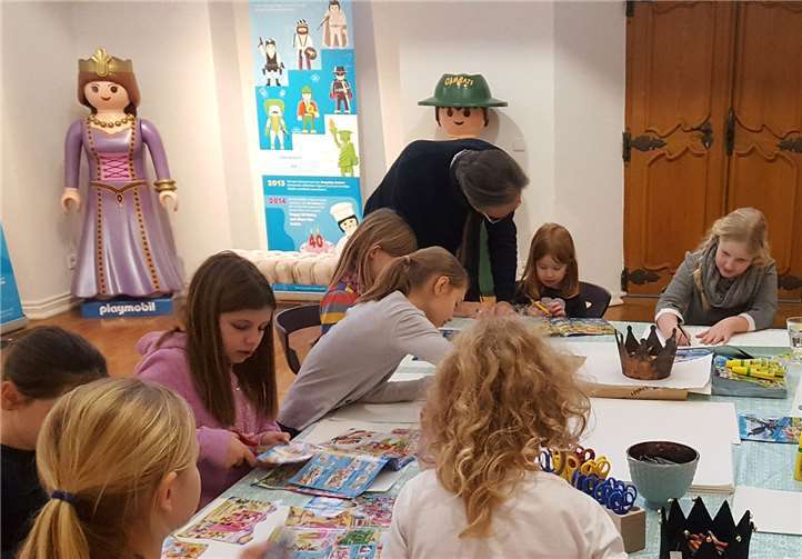 Die Kinder fertigten ihre eigenen Playmobil-Collagen an. Stadtverwaltung Neuwied
