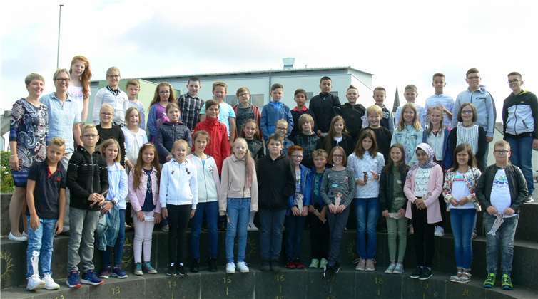 Die Kinder freuen sich auf ihre neue Schule. Foto: privat