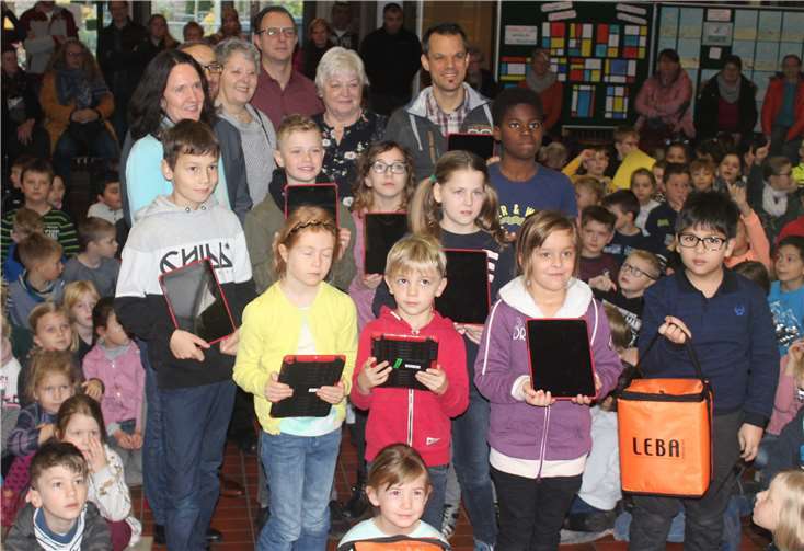 Die Kinder freuen sich schon darauf, die neuen Geräte im Unterricht einzusetzen. Foto: privat