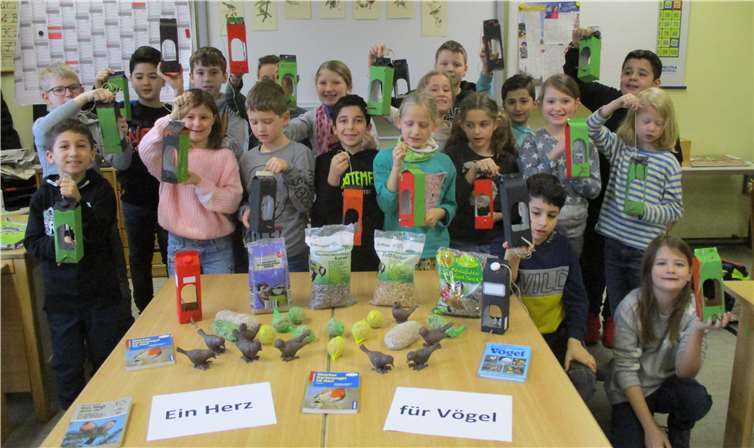 Die Kinder freuen sich schon darauf, ihre neuen Häuschen aufzuhängen. Foto: privat