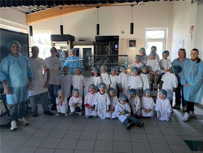 Vorschulkinder erwerben Backführerschein bei der HACK AG Die Kinder freuen sich über ihren neuen Backführerschein.  Foto: privat