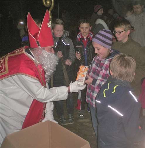 Die Kinder freuten sich nach der Wanderung auf den Besuch des Nikolauses. Privat