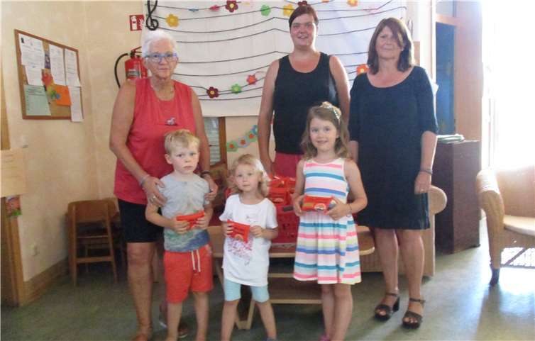 Die Kinder freuten sich über das kleine Geschenk. Foto: privat