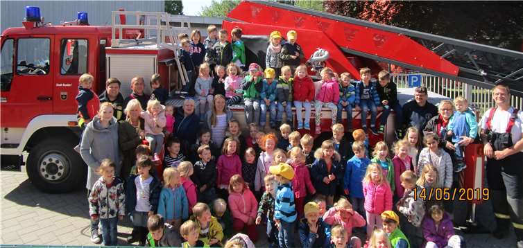 Die Kinder freuten sich über den Besuch der Feuerwehr.Fotos: privat