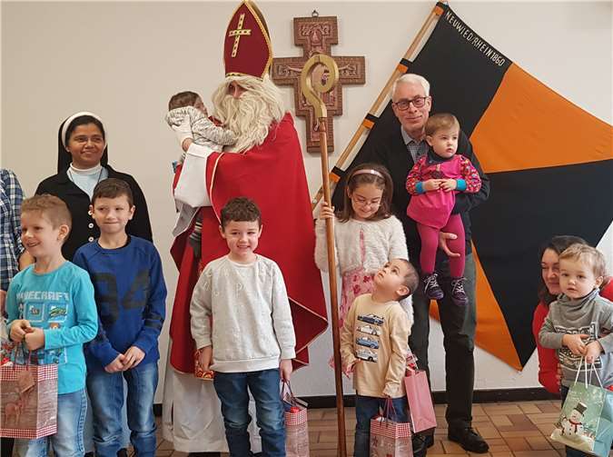 Die Kinder freuten sich über den Besuch des Nikolaus.Foto: privat