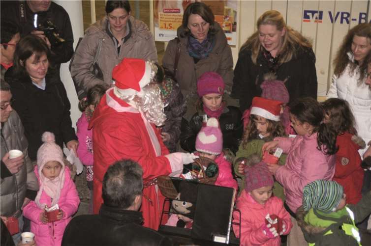 Die Kinder freuten sich über die Gaben des Nikolauses. Privat