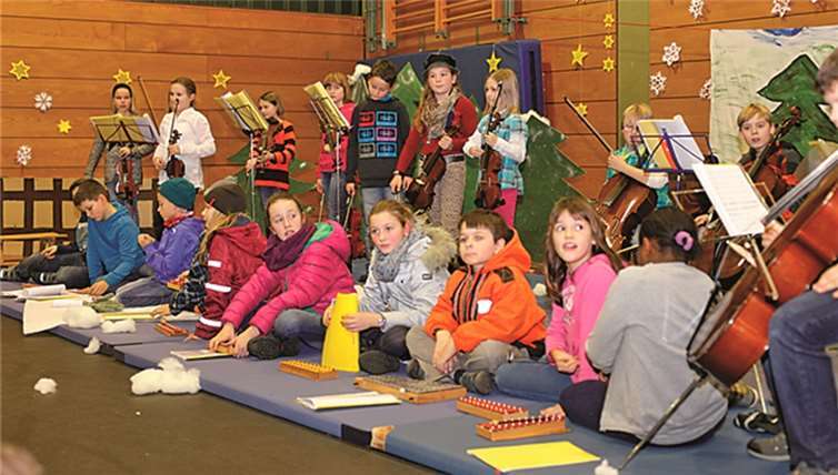 Die Kinder führten ein Singspiel auf, bei dem der Schneemann von seinen Freunden erzählte.privat