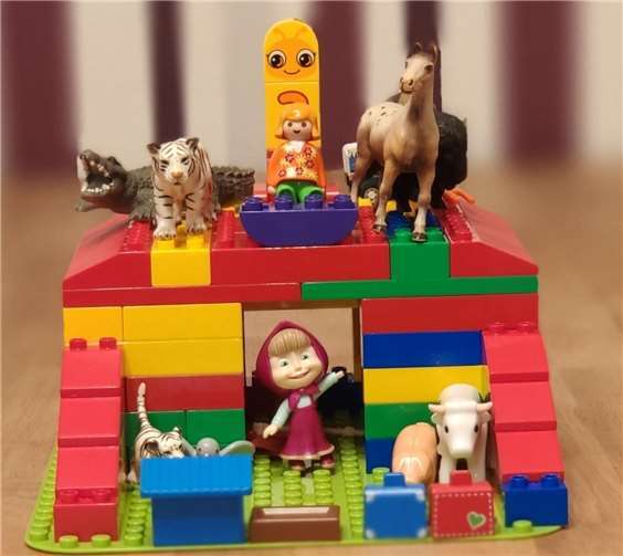 Die Kinder haben auch kleine Häuser gebaut.Foto: privat