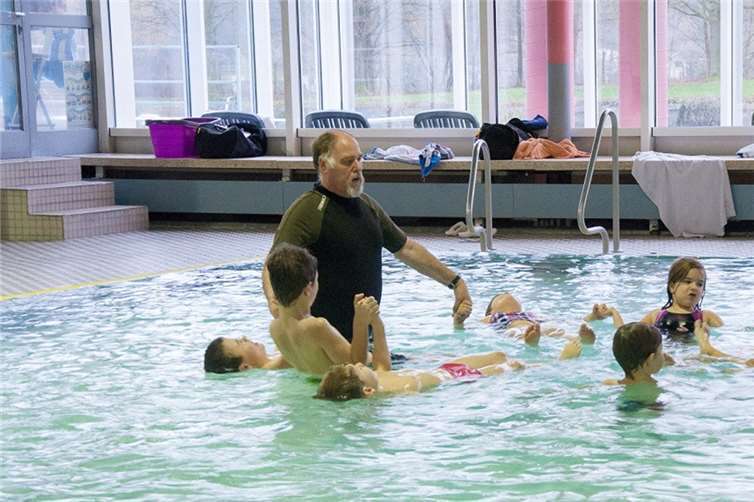 Die Kinder haben nach dem Erwerb des Seepferdchens die Möglichkeit, in der DLRG Ortsgruppe Neuerburg-Waldbreitbach weiterführende Schwimmabzeichen zu erwerben. Jennifer Einolf/Raiffeisenbank Neustadt