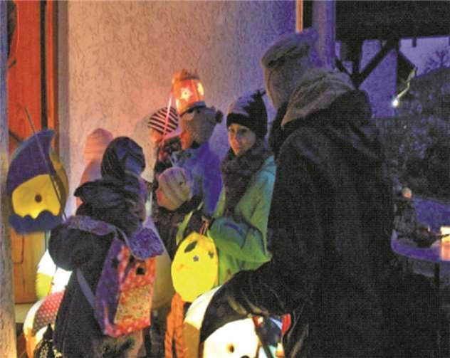 Die Kinder hatten ihre selbst gebastelten Laternen dabei.Privat