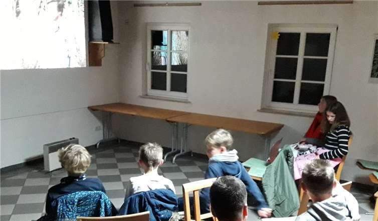 Die Kinder hatten viel Spaß beim Kino im Bootshaus.Foto: privat