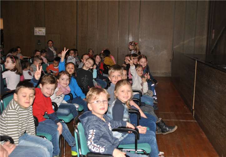 Die Kinder hatten viel Spaß beim Puppenspiel „Jan und Henry“. Foto: privat